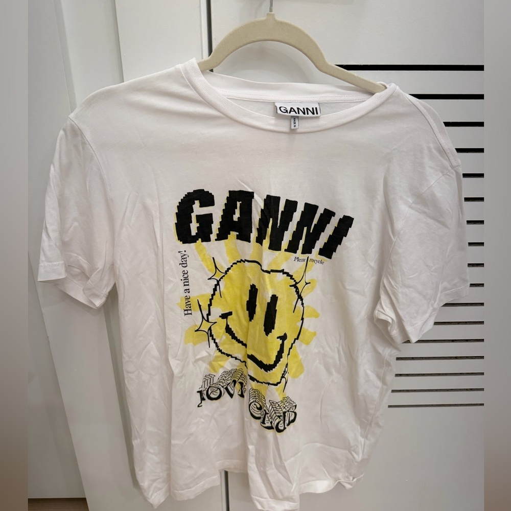 GANNI Graphic Tee – White Smiley Face Logo T-Shirt – Size XS/S – Streetwear